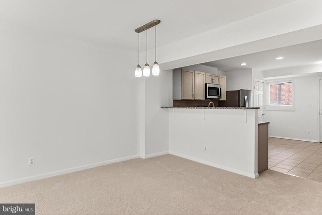 Building Photo - 1407 N Van Dorn St