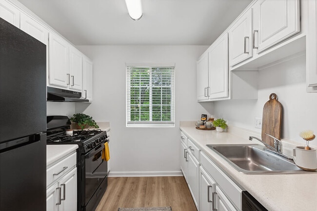 Building Photo - Leesburg Apartments