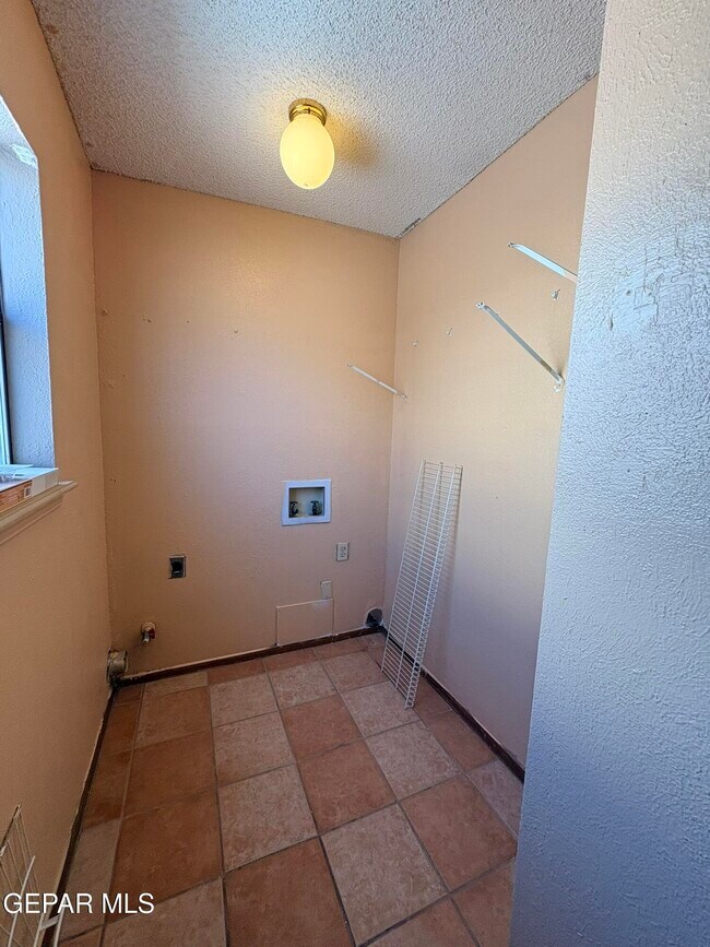 Building Photo - 7148 Villa Hermosa Dr