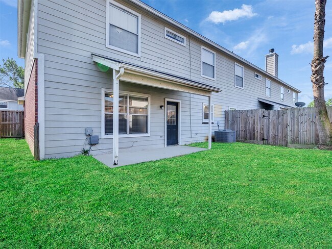 Building Photo - 11703 Emerald Hill Dr