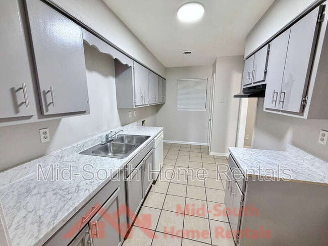 Building Photo - 4147 Hallview Dr