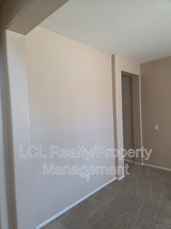Building Photo - 1261 Reinhart St