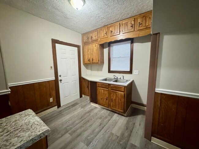 Building Photo - 1118 Ardmore Ave SW