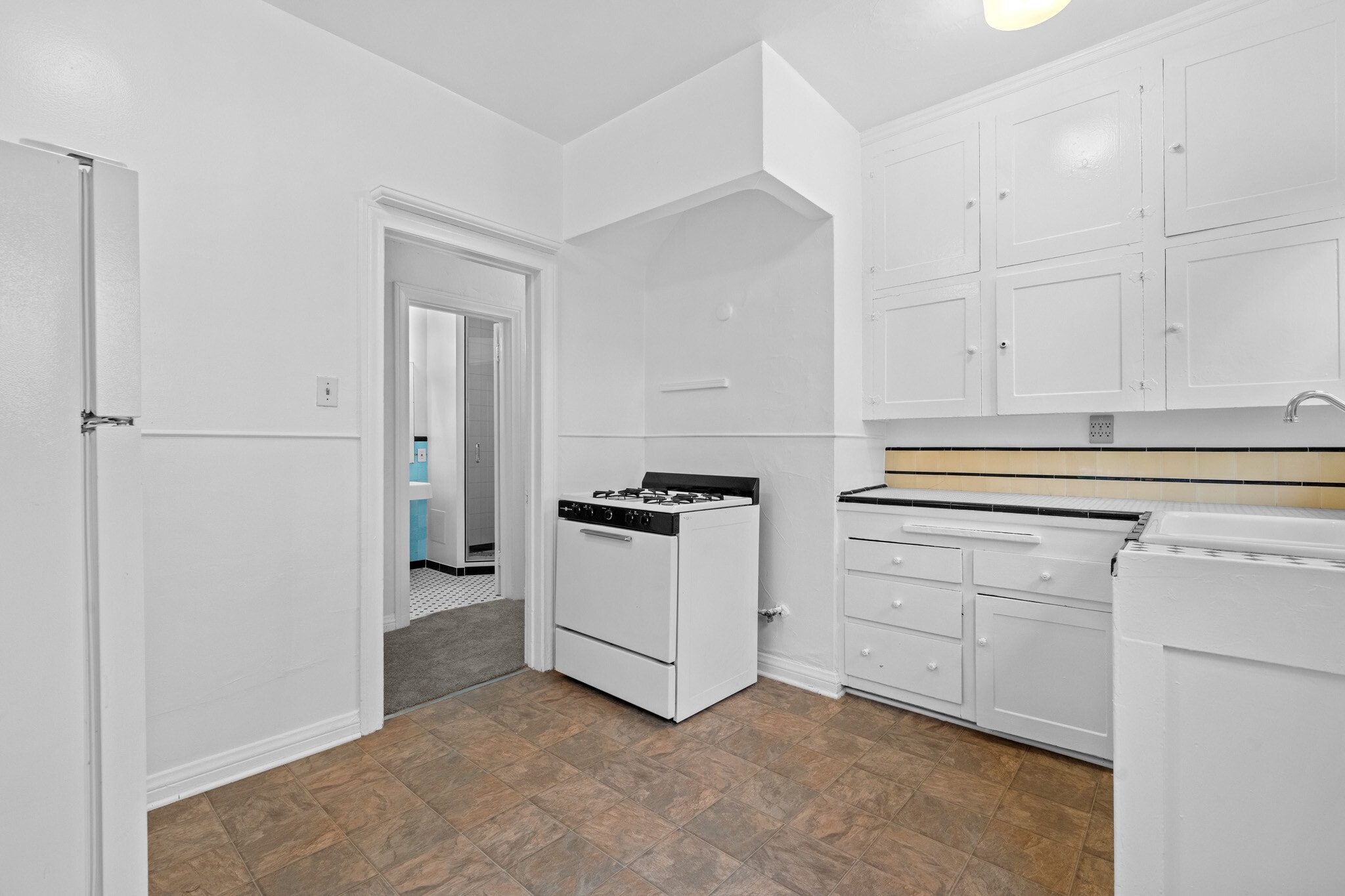 Building Photo - 429 N Gardner St