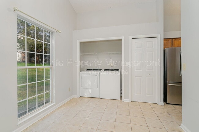 Building Photo - 11100 Deerpath Ct