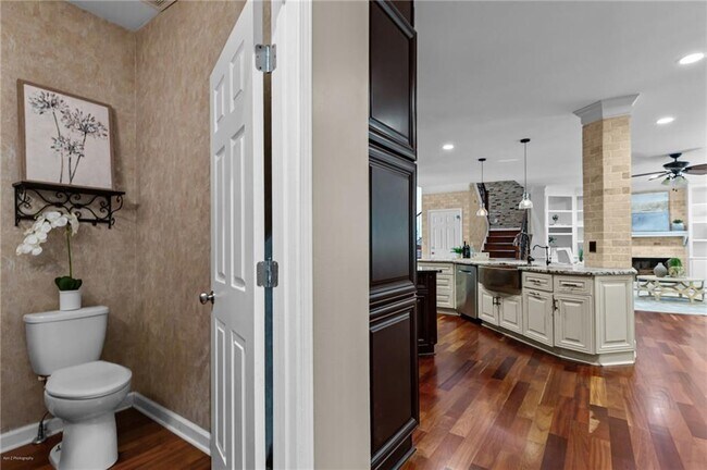Building Photo - 2990 Hearthstone Dr
