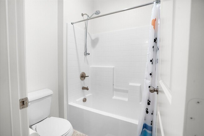 Building Photo - Beautiful 5 Bedroom Custom-Built Home in C...