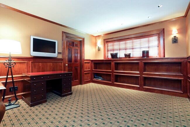 Building Photo - 9 Pine Forest Cir