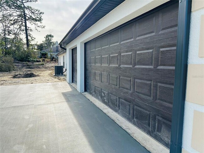 Building Photo - 5780 N Lena Dr