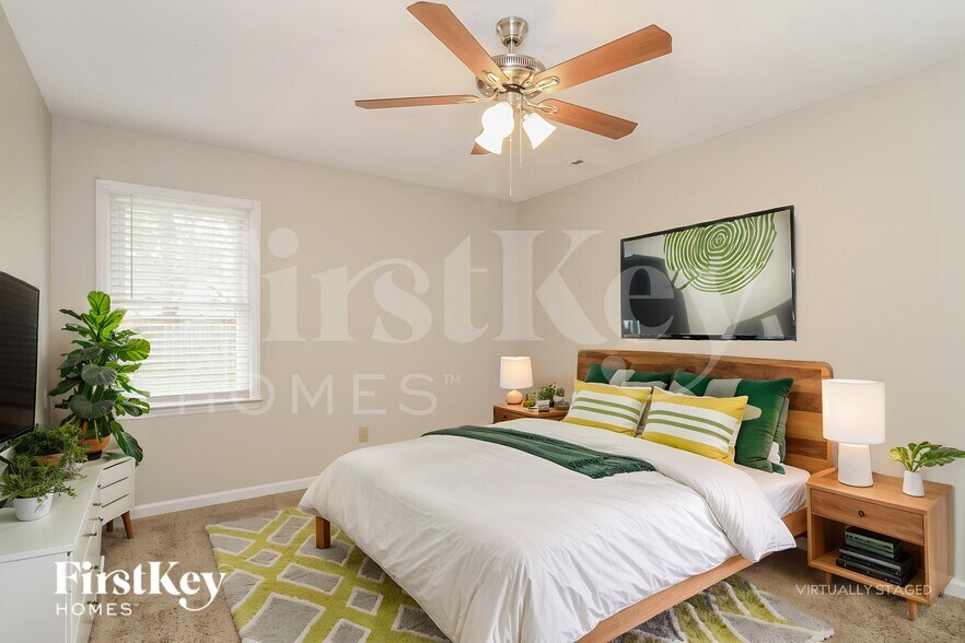 Building Photo - 324 Century Blvd