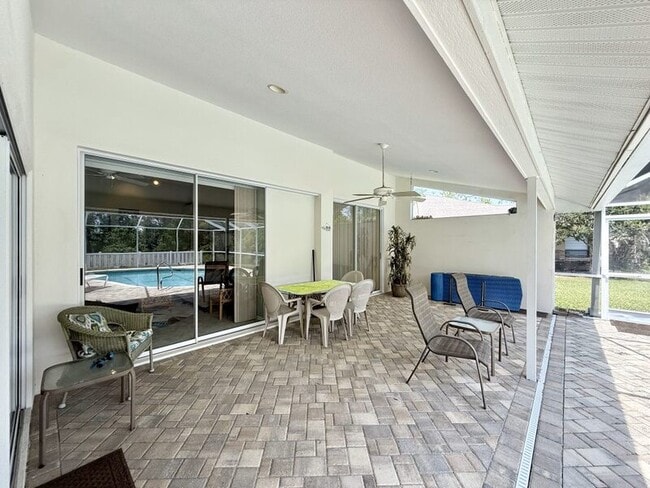 Building Photo - 8724 Ashbury Dr