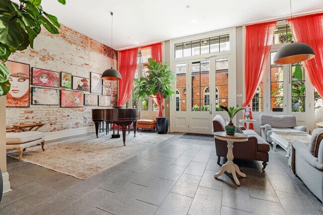 Building Photo - 822 Perdido St