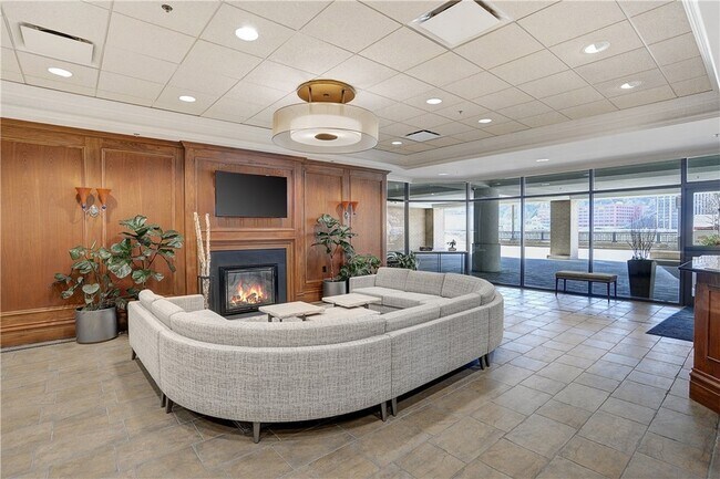 Building Photo - 151 Fort Pitt Blvd