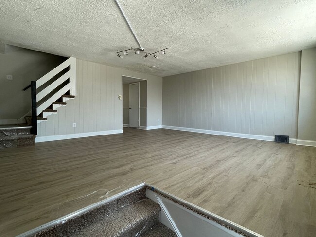 Building Photo - Beautiful 3 Bedroom, 1.5 Bath in Brookhaven