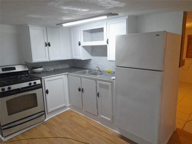 Building Photo - 1503 1/2 Noble St