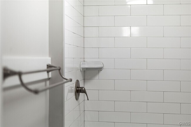 Building Photo - 115 Tarlton Rd