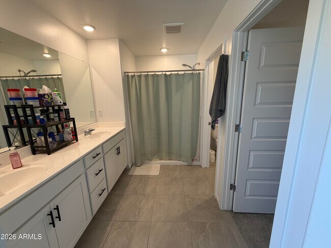 Building Photo - 4605 E Danta St