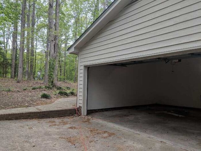 Building Photo - 144 Fern Forest Dr