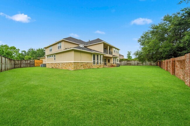 Building Photo - 33 Combwell Garden