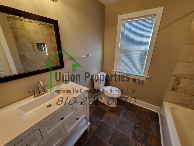 Building Photo - 1626 6th St