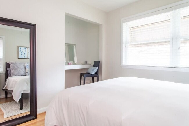 Building Photo - 601 N West St