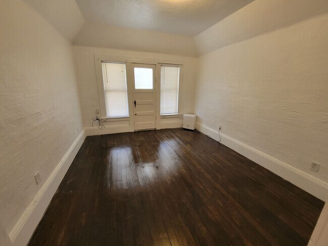 Building Photo - Apartment for Rent in Chico! 1 Bedroom 1 Bathroom