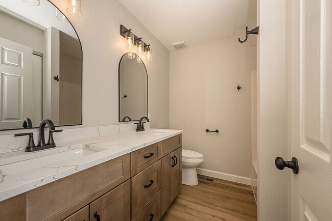Building Photo - 2666 Liberty Gardens Dr