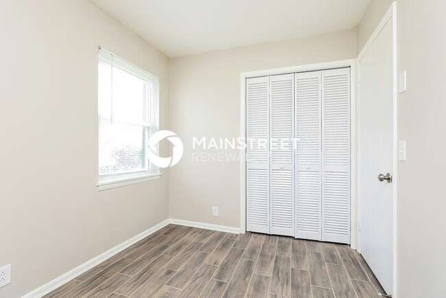 Building Photo - 226 Grandview Dr