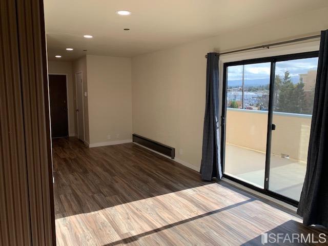 Building Photo - 1090 Main St