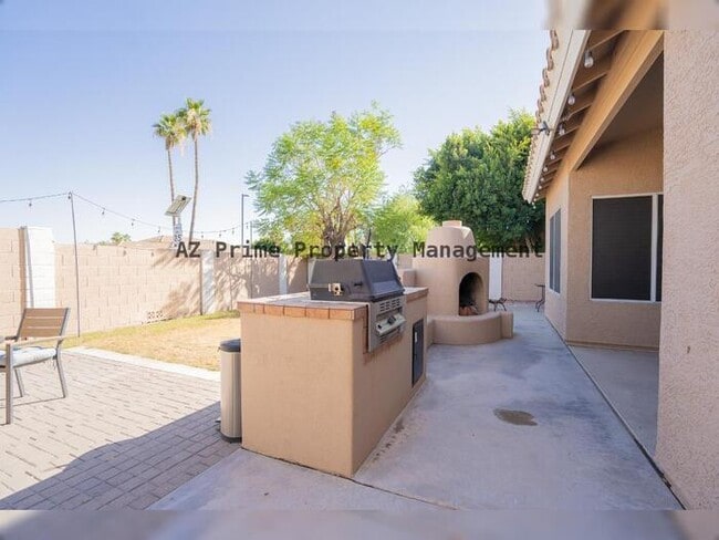 Building Photo - 6123 W Louise Dr