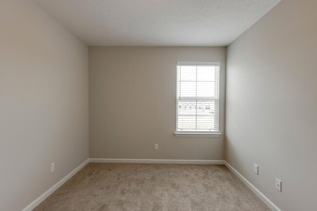 Building Photo - 4327 Doral Dr