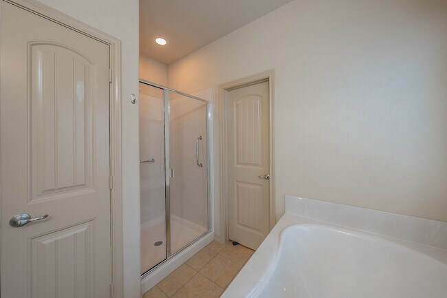 Building Photo - 12713 Diamond Peak Dr