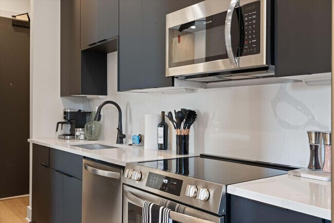 Building Photo - 722 Mcferrin Ave