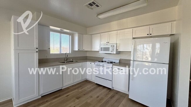 Building Photo - 16687 Zenda St