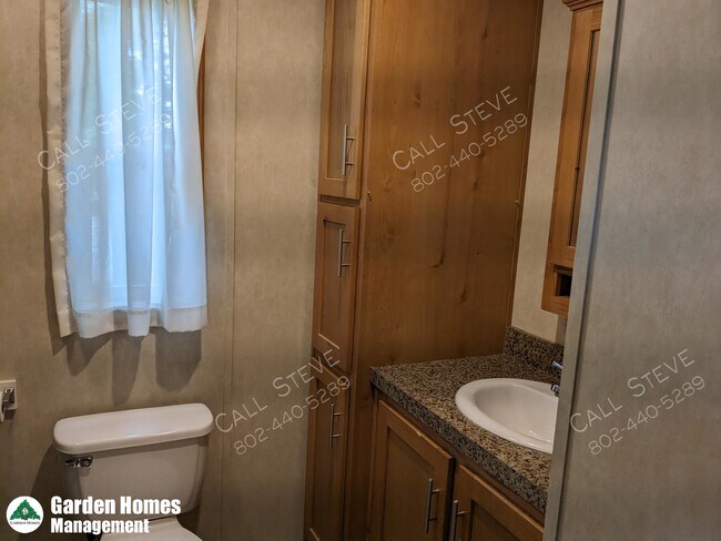 Building Photo - 186 Abbott St