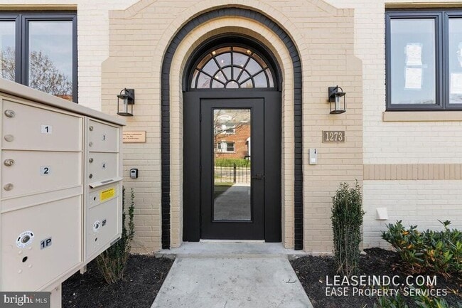 Building Photo - 1273 Simms Pl NE