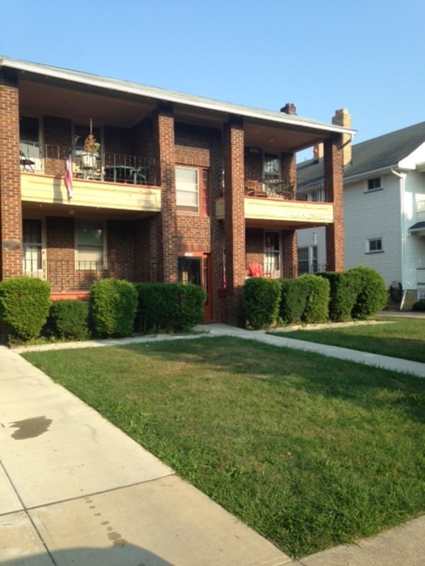 Building Photo - 1557 Cohassett Ave