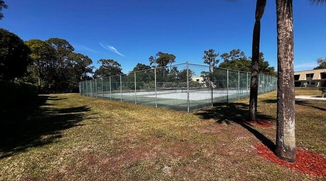 Building Photo - 4247 Oak Terrace Dr