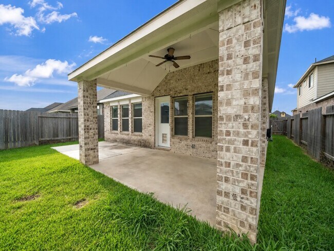 Building Photo - 31231 Balsam Hawk Ln