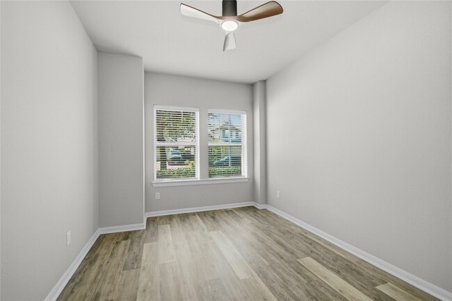 Building Photo - 2815 Torrey Pines Dr