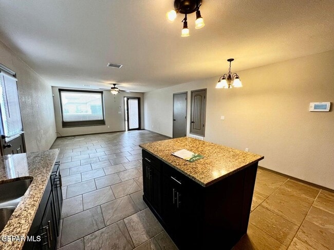 Building Photo - 12777 Tre Maximiliano Ave