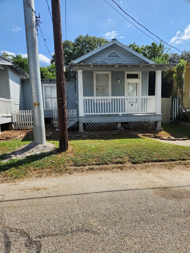 Building Photo - 144 N 11th St