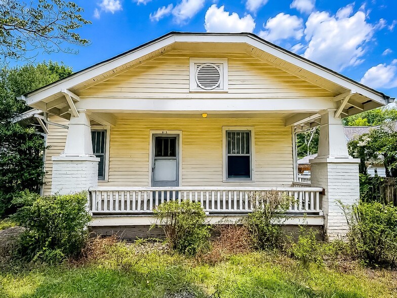 Building Photo - 615 Barton Ave