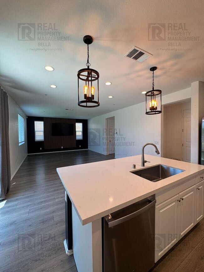 Building Photo - Spacious 3-Bedroom Home in the Desirable McSweeny Farms Community!