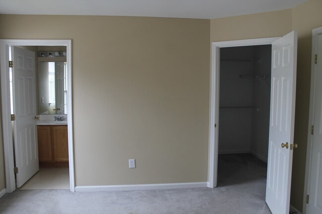 Building Photo - 6941 S Sentinel Ln