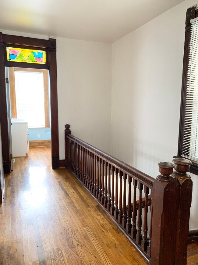 Building Photo - 434 E Whittier St