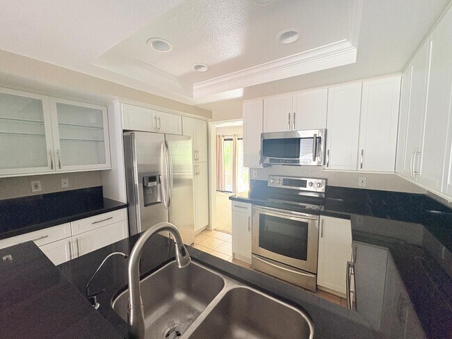 Building Photo - 10381 Crosscreek Terrace