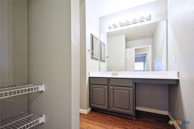 Building Photo - 2065 Dove Crossing Dr