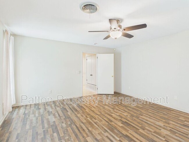 Building Photo - 6810 Montague Dr