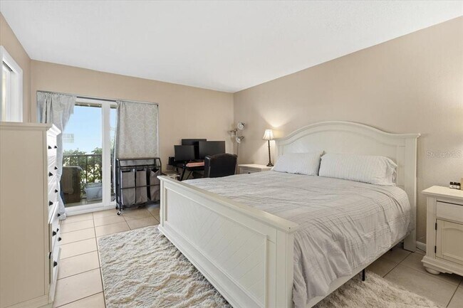 Building Photo - 1531 Placida Rd